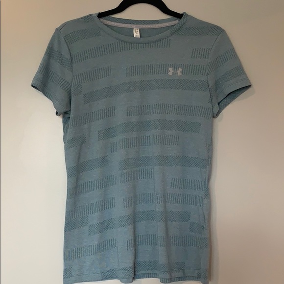 Under Armour Tops - Under Armour Workout Tee - Small